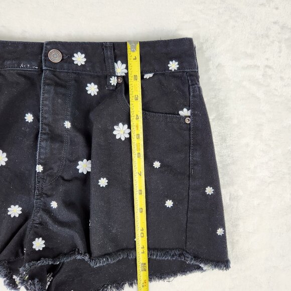 PacSun Daisy Embroidery High Rise Denim Festival Shorts Size 28 Black - Picture 11 of 12